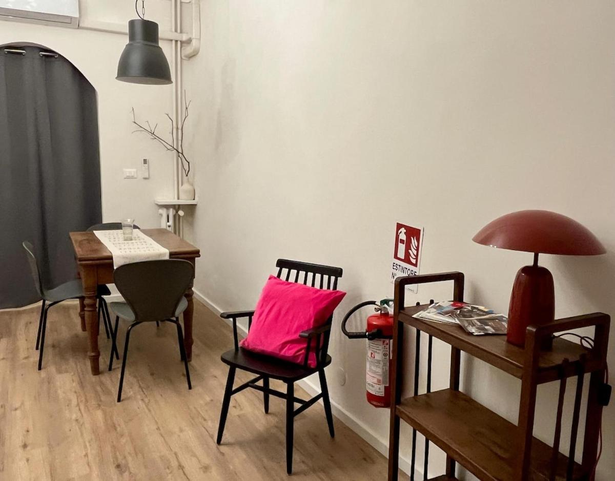Apartment Charm And History In The Center Of *